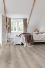 Ламиниран паркет QuickStep №MJ3552 Дъб пустинен сив четкан 9,5мм / 32 клас 4V - Image 2