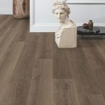 Ламиниран паркет QuickStep №SIG4766 Дъб кафяв изчеткан 9мм / 32 клас 4V - Image 5
