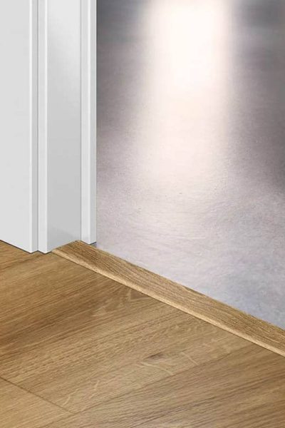 Лайстна MDF Incizo 3551 Дъб пустинен натурален QSINCP03551 2.15м