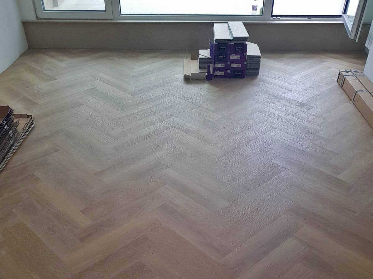 Стая с Amaron Herringbone
