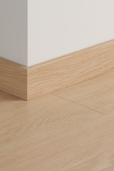 Перваз MDF Quickstep 915 Дъб бял лакиран 58x12мм QSSK00915 2.40м