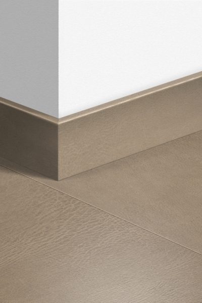 Перваз MDF Quickstep 1402 Плочка тъмна кожа 77x14мм QSPSKR01402 2.40м