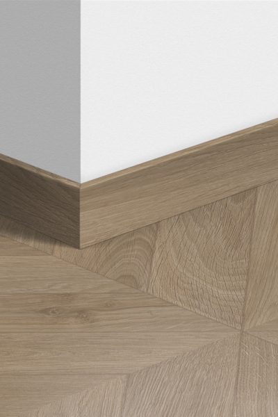 Перваз MDF Quickstep 4164 Дъб Шеврон сивокафяв 58x12мм QSSK04164 2.40м