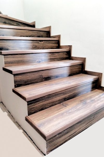 Стъпала от ламиниран паркет Quickstep №1488 и Incizo профил