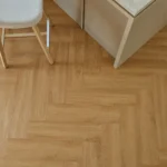 Винилова настилка Rega №7556 Дъб Юта Херингбон 5+1мм / 33 клас - Image 4