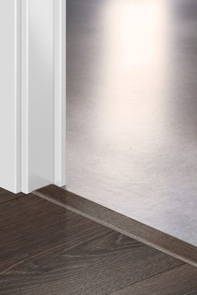 Лайстна MDF Incizo 3553 Дъб пустинен четкан тъмнокафяв QSINCP03553 2.15м