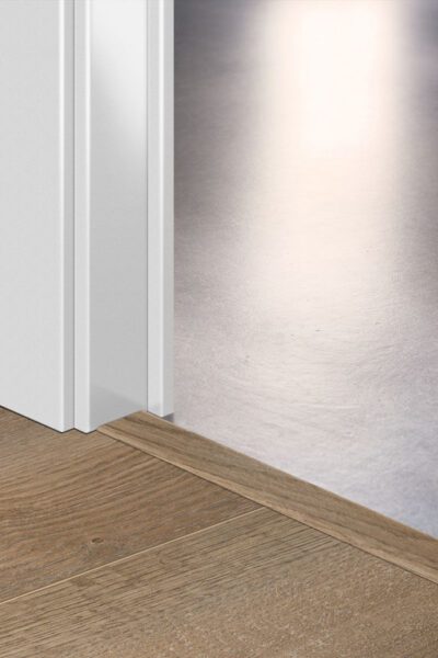 Лайстна MDF Incizo 3557 Дъб светлокафяв QSINCP03557 2.15м