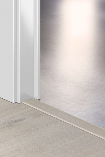 Лайстна PVC Incizo 40200 Дъб руж бял QSVINCP40200 2.00м