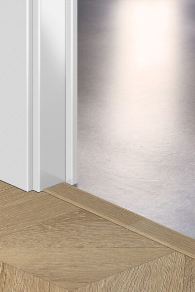 Лайстна MDF Incizo 4142 Кралски дъб естествен QSINCP04142 2.15м